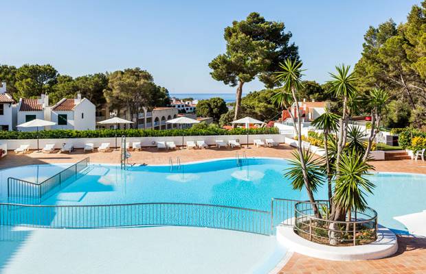 Aproveite o verão ao máximo. Hotel ILUNION Menorca Cala Galdana