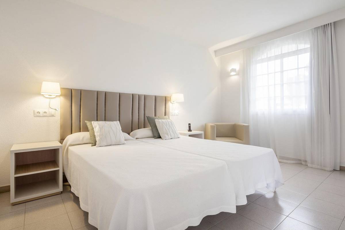 Apartamento ilunion menorca Hotel ILUNION Menorca Cala Galdana